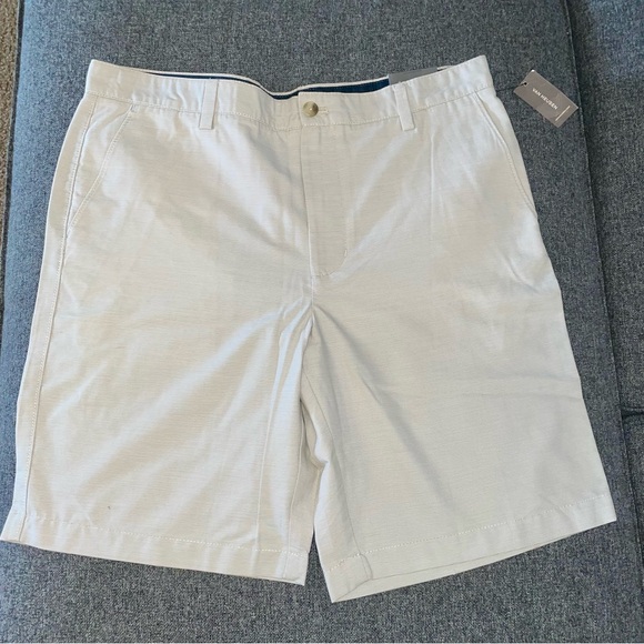Van Heusen Other - Men’s Van Heusen Never Tuck Flat Front Straight Fit Chino Cream Shorts 36 NWT